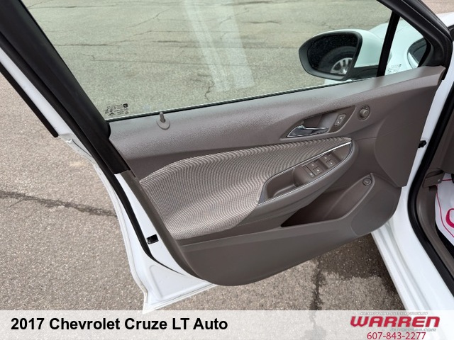 2017 Chevrolet Cruze LT Auto