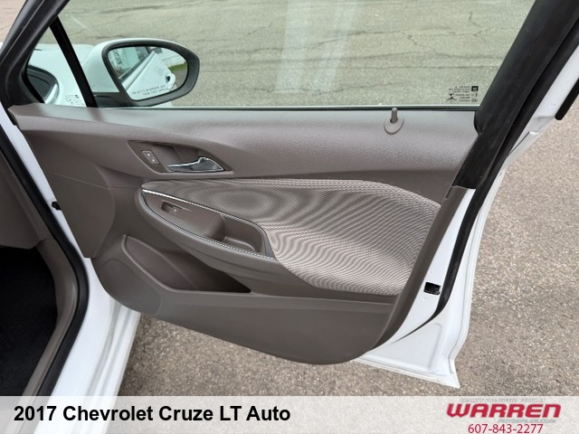 2017 Chevrolet Cruze LT Auto